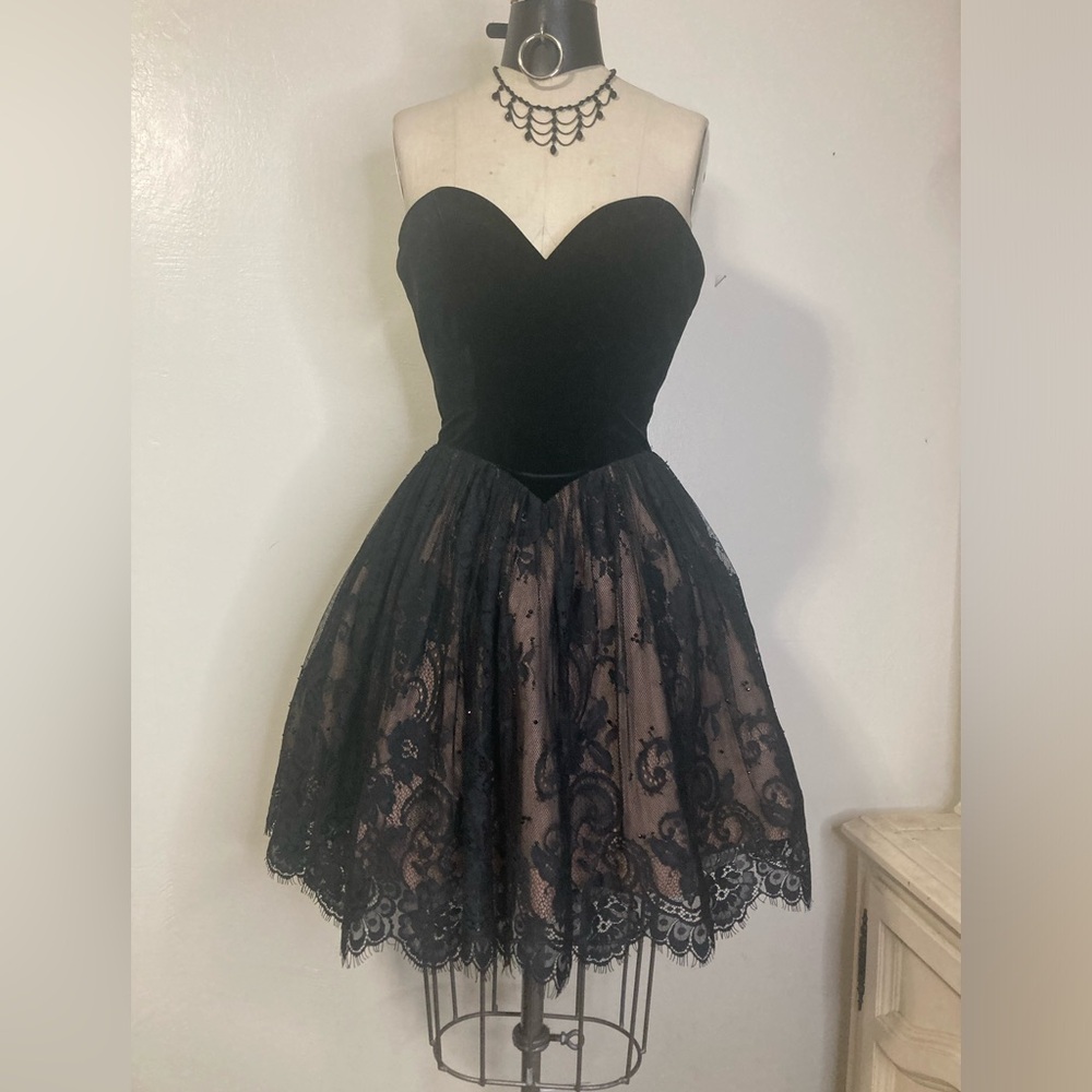Sherri Hill velvet corset sweetheart mini prom dress 2016 sample